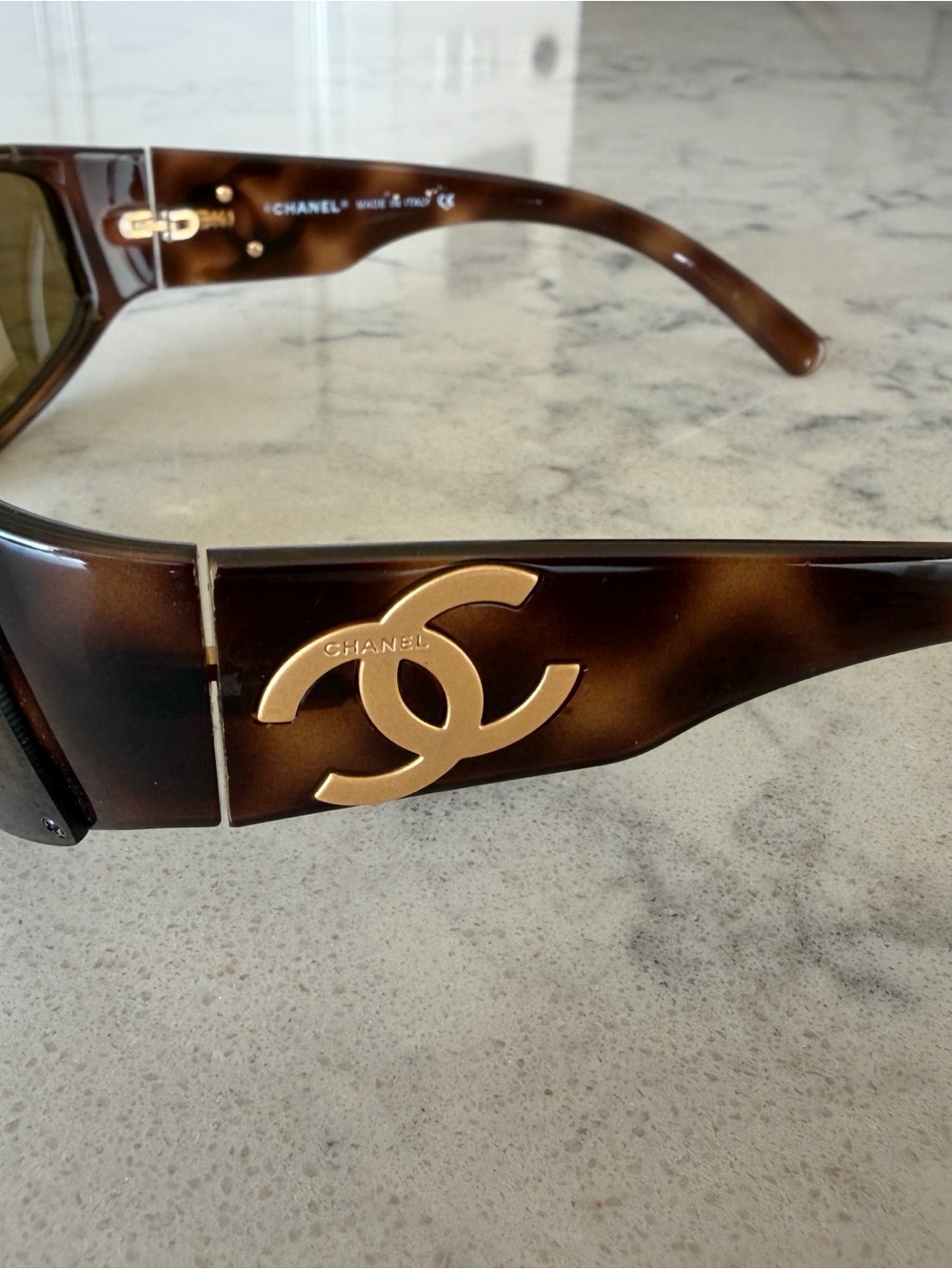 CHANEL Tortoise Shell Sunglasses Arm with Gold Hardware - Picture 2 of 4